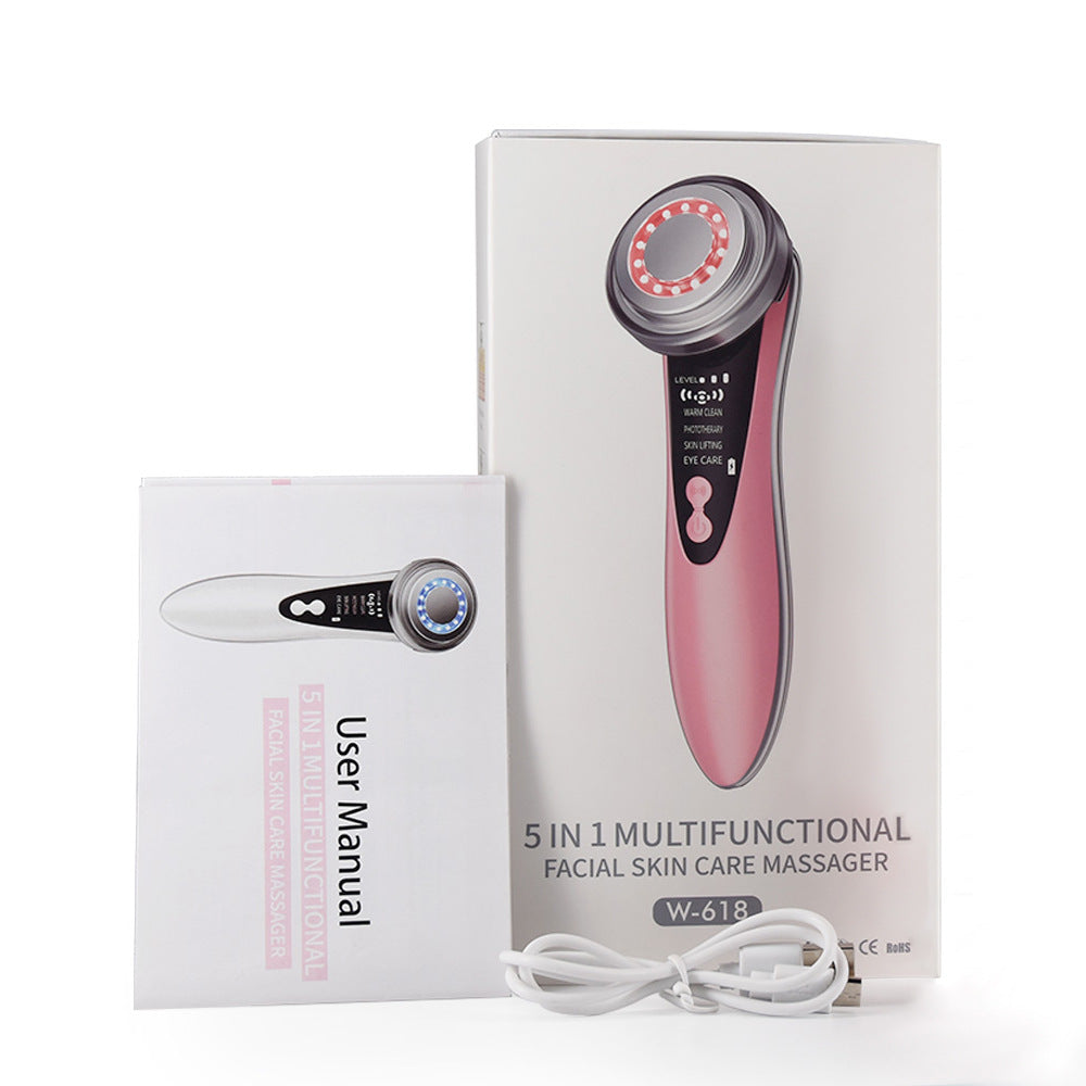 The beauty device cleans the face