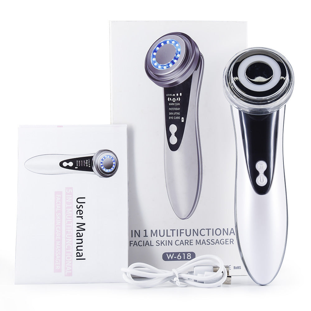 The beauty device cleans the face